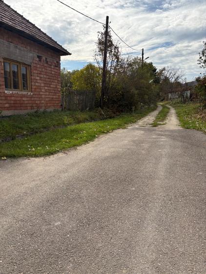Teren de 9000 mp, în Sârbești