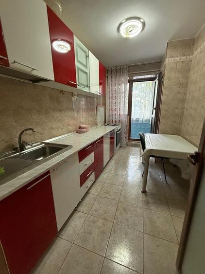 Apartament cu 2 camere decomandat în