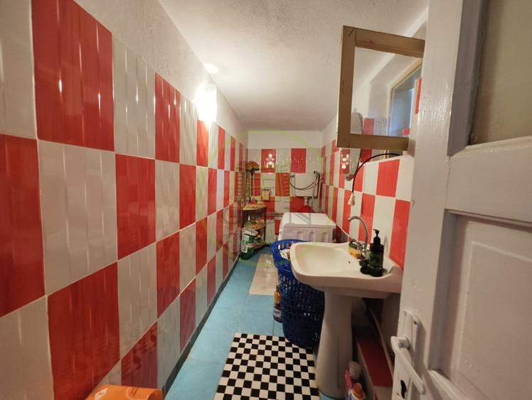 Casă individuală cu 5 camere cu Canalizare în Bucovăț