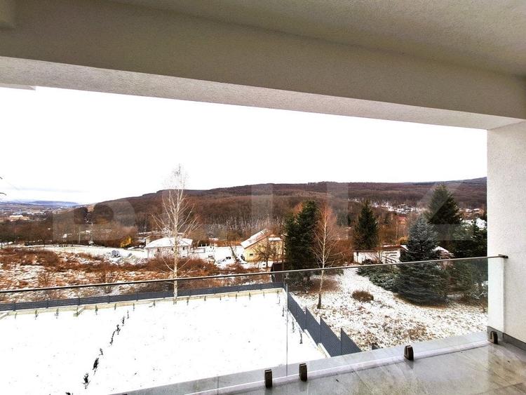 Duplex cu 5 camere cu Teren 400 Mp în Feleacu