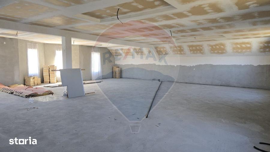 Casă cu Teren 1300 Mp în Gălănești