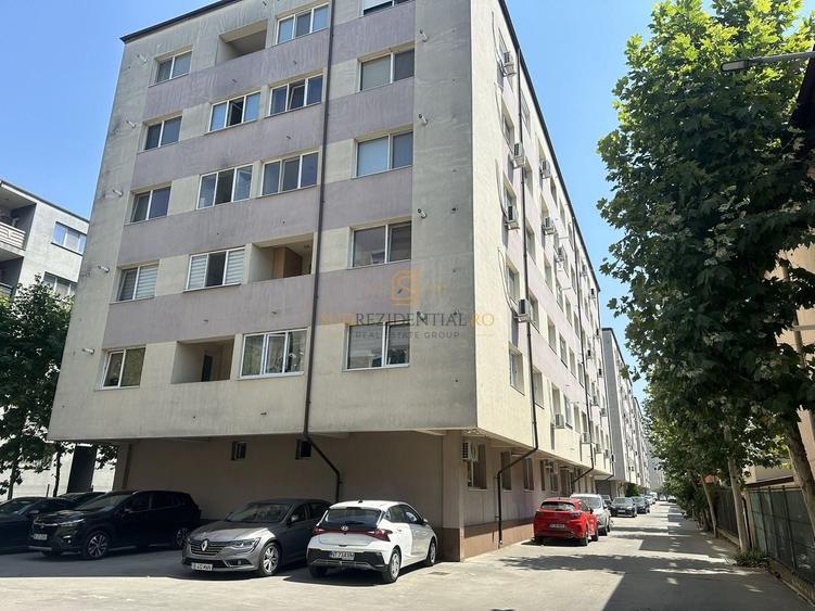 Apartament cu 2 camere semidecomandat, mobilat în Est