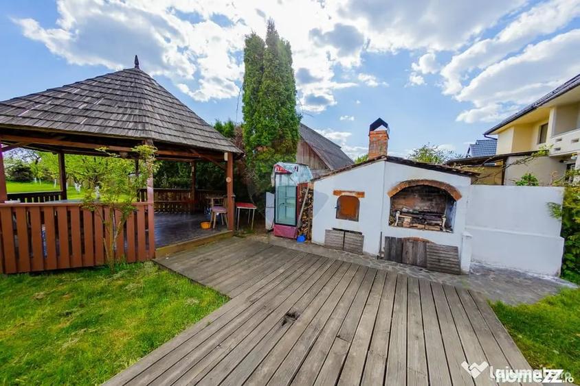 Casă cu 5 camere cu Teren 1133 Mp în Satu Nou de Jos