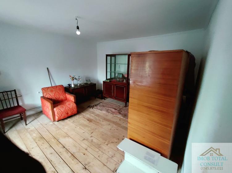Casă individuală cu 6 camere cu Teren 1026 Mp în Exterior Nord