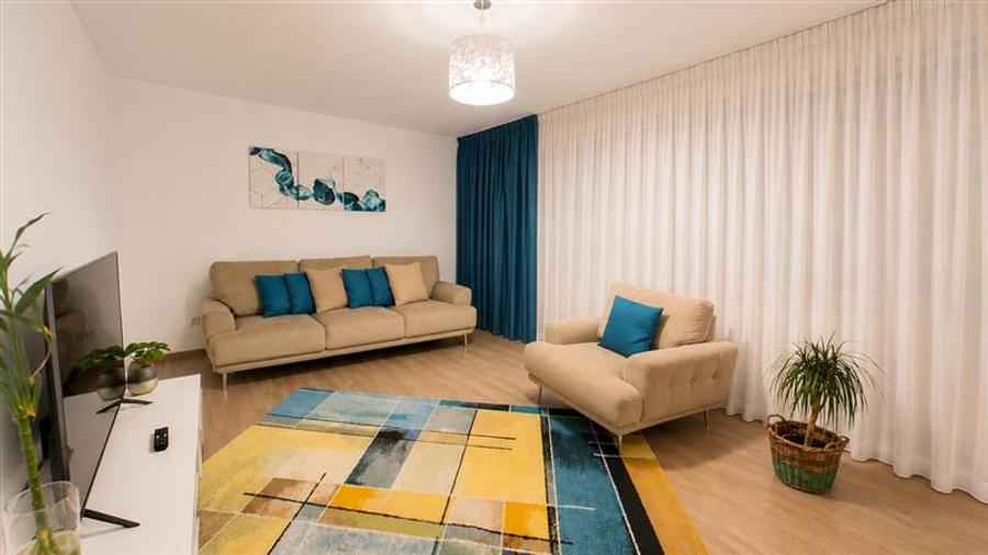 Apartament cu 2 camere decomandat în Tractorul