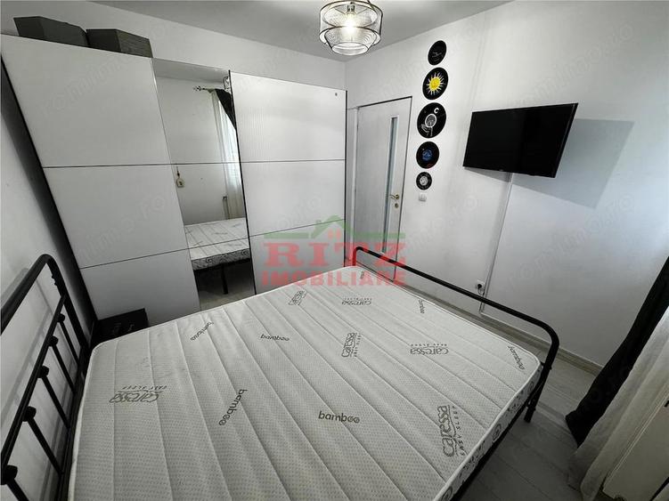 Apartament cu 3 camere semidecomandat în Crișan