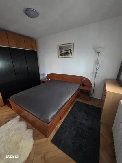 Apartament cu 3 camere decomandat în Titan