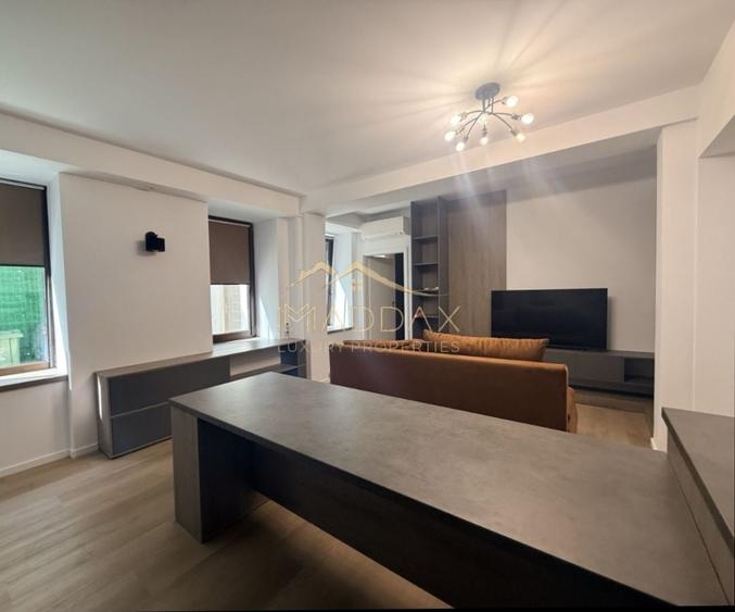 Apartament cu 2 camere, mobilat în P-ța Victoriei