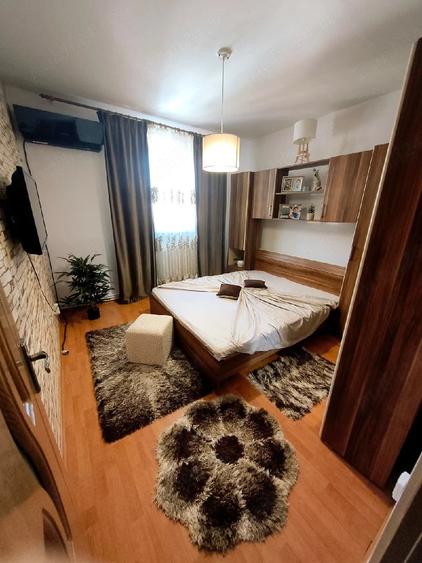 Apartament cu 2 camere semidecomandat în Cetate