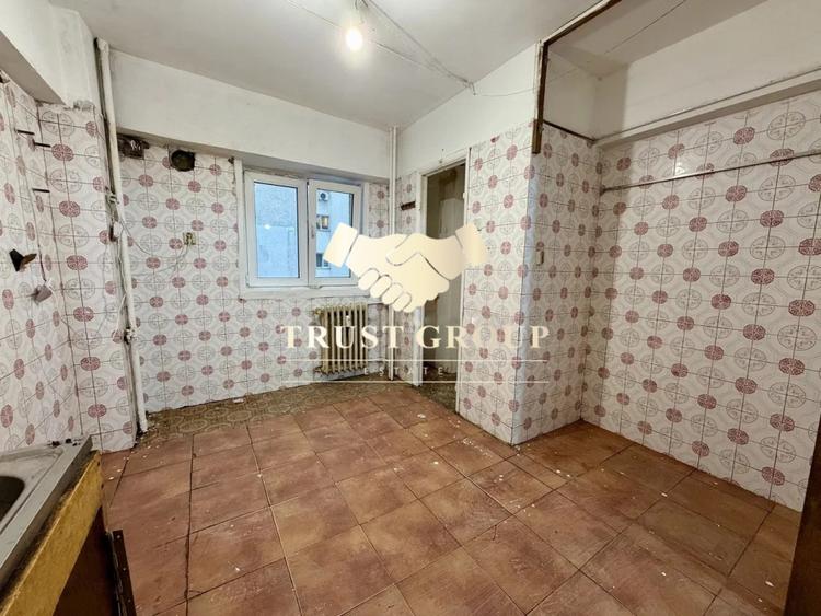 Apartament cu 4 camere decomandat în Dacia