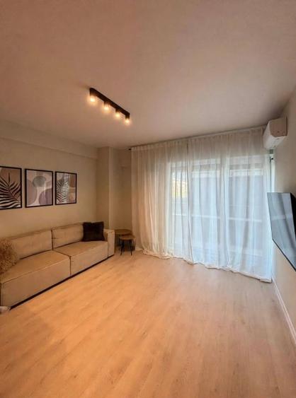 Apartament cu 2 camere semidecomandat, mobilat în Năvodari