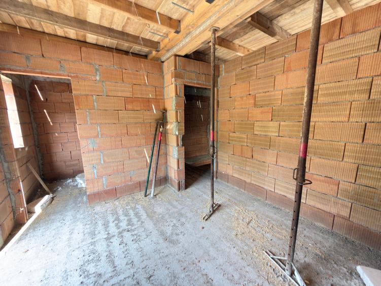 Duplex cu 3 camere cu Canalizare în Baciu