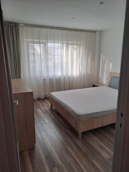 Apartament cu 3 camere decomandat, mobilat în Matei Basarab