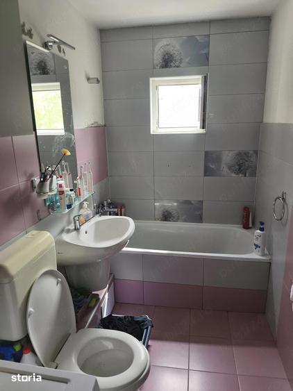 Apartament cu 2 camere semidecomandat, mobilat în Est