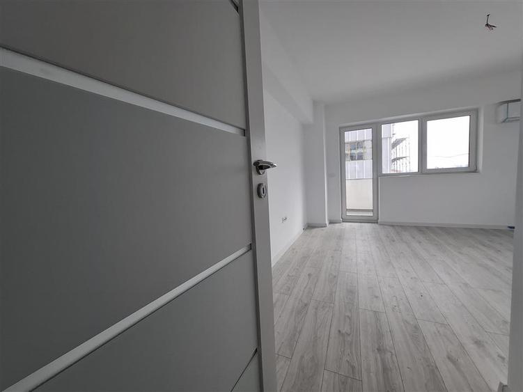 Apartament cu 3 camere decomandat în Galata
