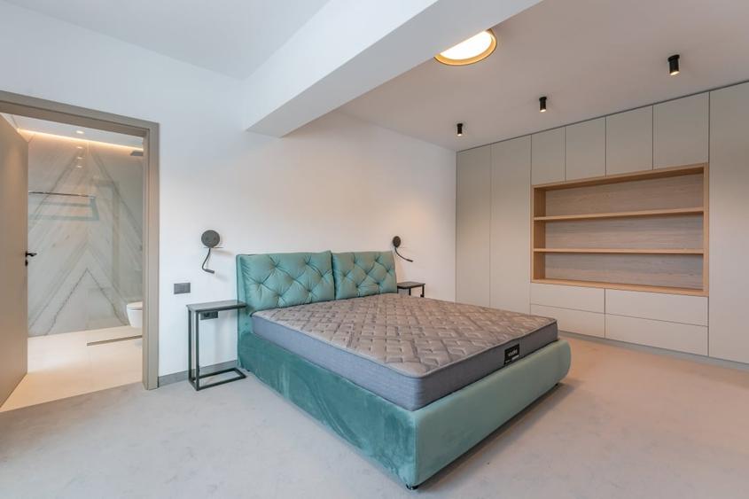 Apartament cu 4 camere decomandat, mobilat în Central
