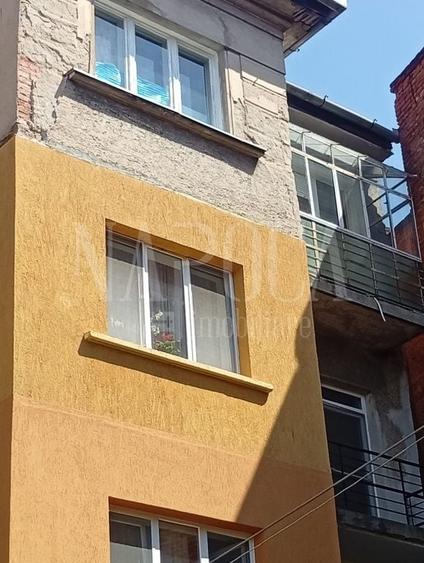 Apartament cu 2 camere semidecomandat, mobilat în Central