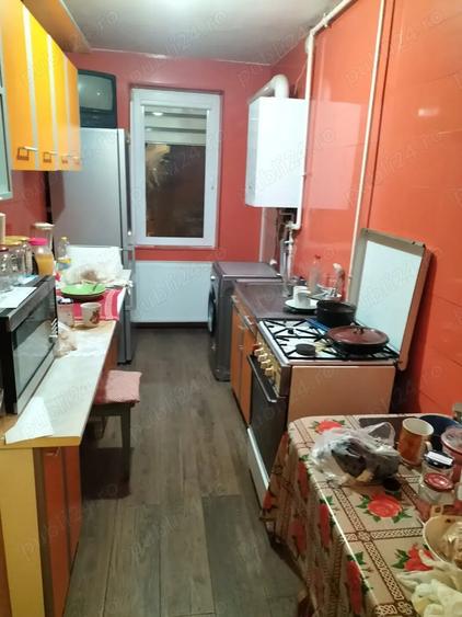 Apartament cu 3 camere decomandat în Griviței