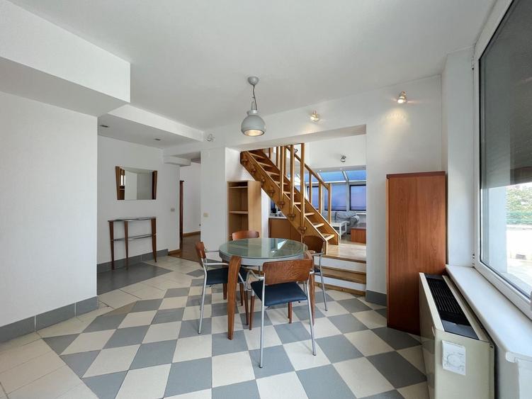 Apartament cu 3 camere decomandat, mobilat în Arcul de Triumf