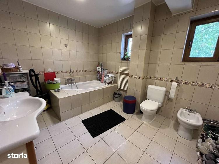 Casă cu 4 camere în Valea Oltului