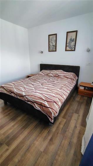 Apartament cu 2 camere semidecomandat, mobilat în Centrul Civic