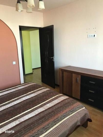 Apartament cu 3 camere semidecomandat în Central