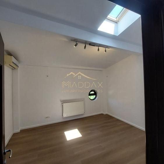Apartament cu 5 camere decomandat în Kiseleff