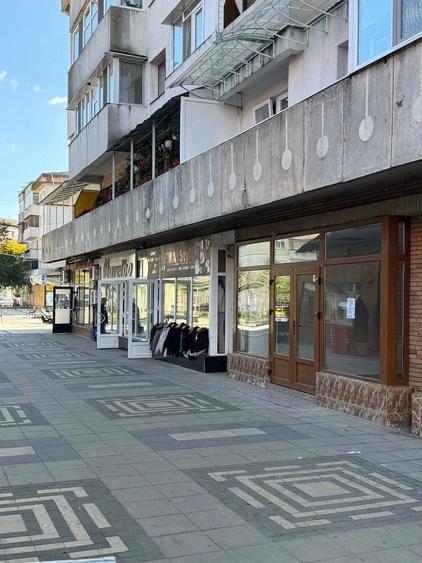 Spațiu comercial, de 80 mp, în Central