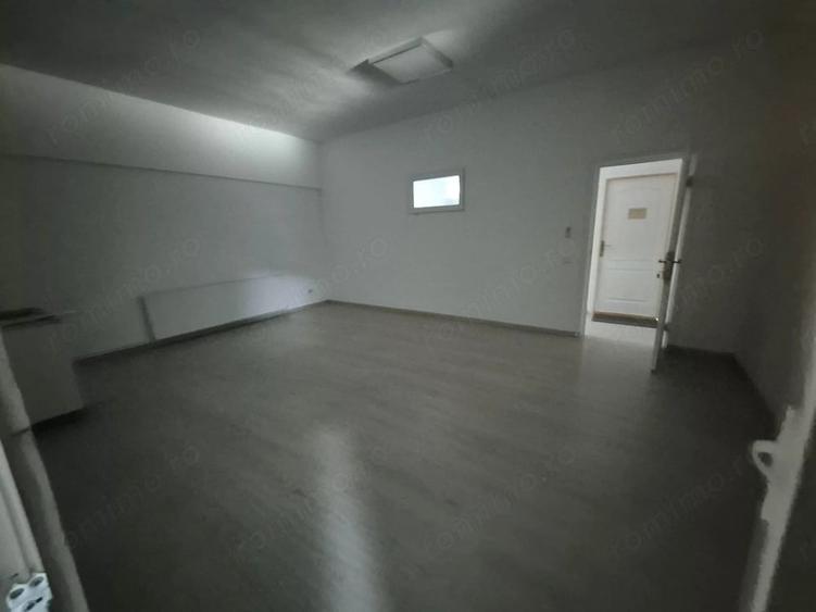 Spațiu comercial, de 35 mp, în Broscărie