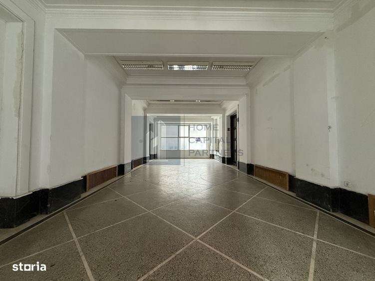 Spațiu comercial, de 4,447 mp, în P-ța Universității