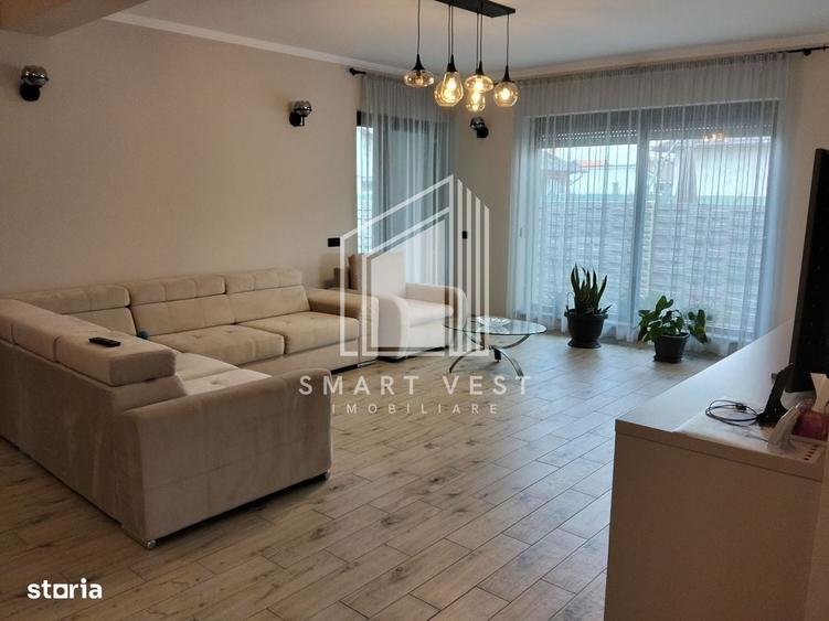 Casă cu 4 camere semidecomandat în Poiana Mare