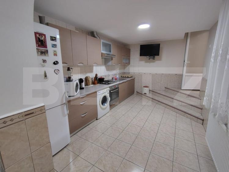 Casă individuală cu 7 camere cu Piscina în Mihai Viteazu