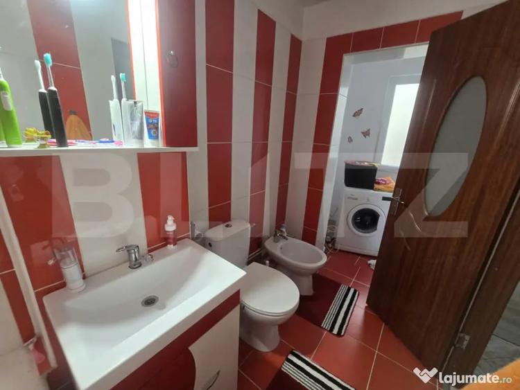 Apartament cu 3 camere decomandat în Micro 4