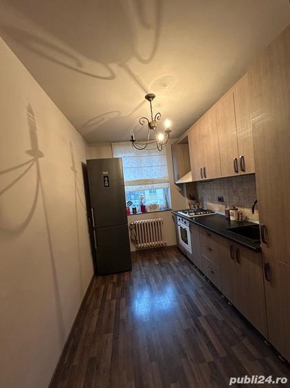 Apartament cu 3 camere decomandat în Motru