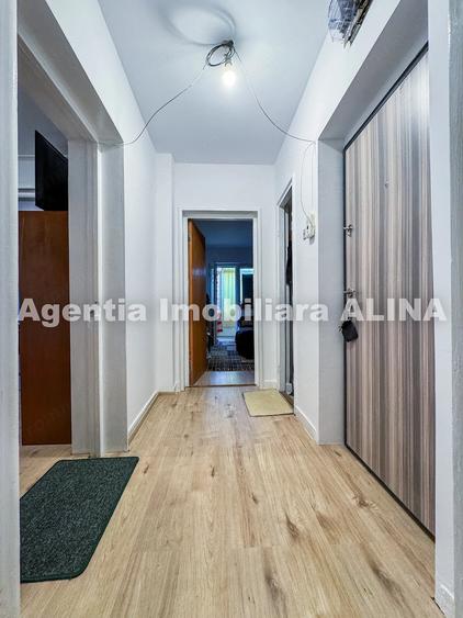 Apartament cu 3 camere decomandat în Piața Centrală