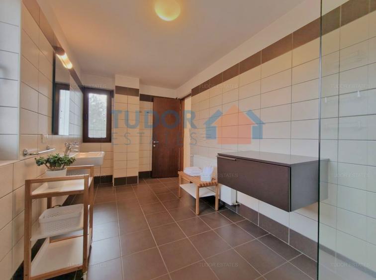 Casă individuală cu 6 camere cu Garaj în Pipera
