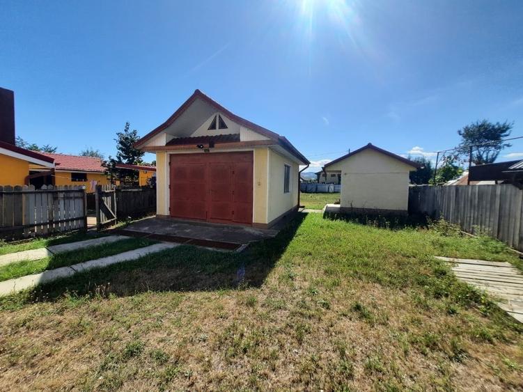 Casă individuală cu 5 camere cu Garaj în Săvinești