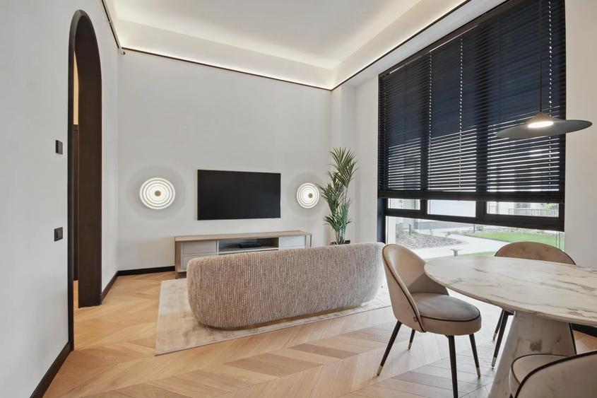 Penthouse cu 3 camere decomandat în Pipera