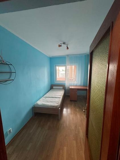 Apartament cu 3 camere decomandat, mobilat în Gară