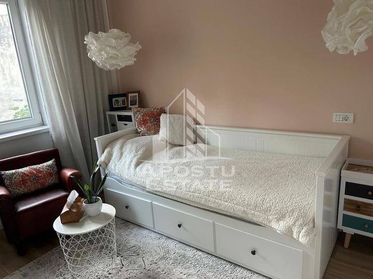 Apartament cu 4 camere decomandat, mobilat în Central