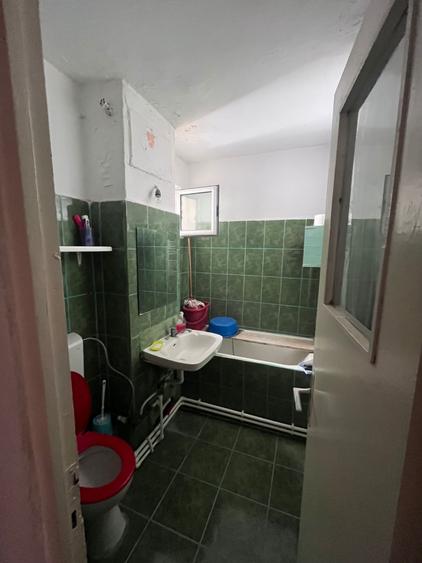 Apartament cu 4 camere decomandat în Micro 39