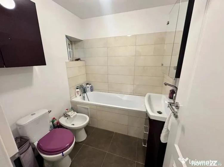 Apartament cu 3 camere semidecomandat în Sebastian