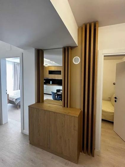 Apartament cu 3 camere semidecomandat, mobilat în Pipera — fotografia 2