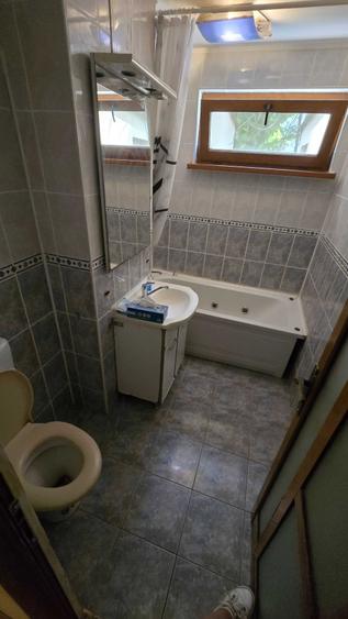 Apartament cu 2 camere decomandat în Podu Roș