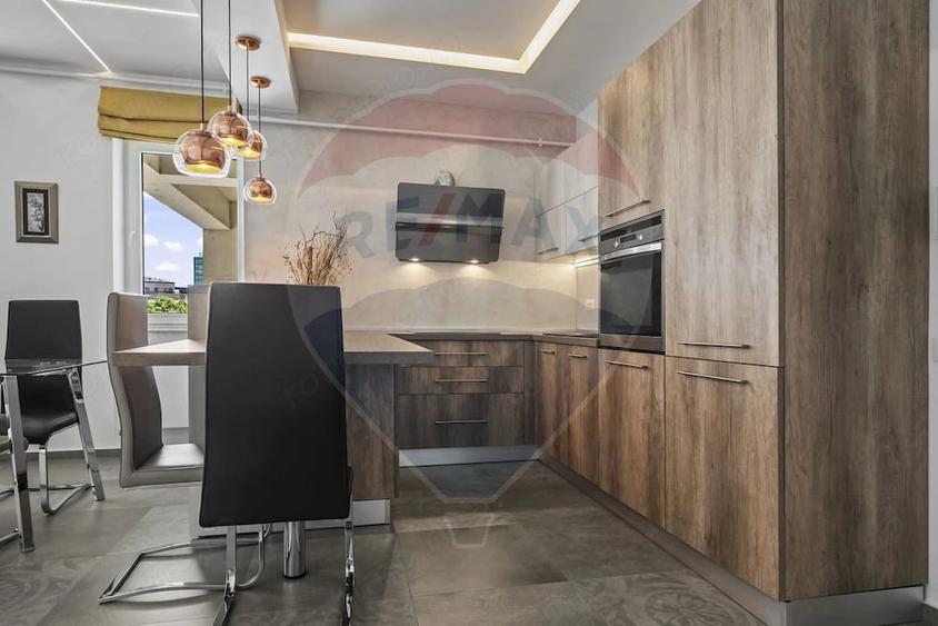 Apartament cu 2 camere semidecomandat în Centrul Civic