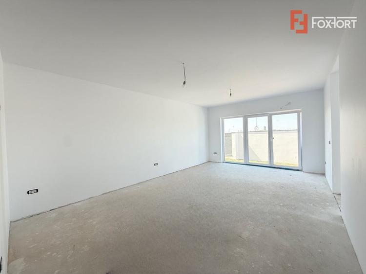 Apartament cu 4 camere în Torontalului
