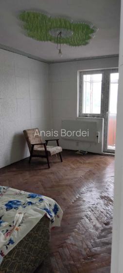 Apartament spre vinzare stare de reparatie , bun pentru investitie