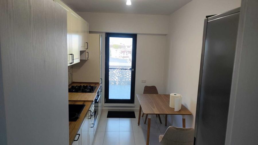 Apartament cu 2 camere decomandat în Titan