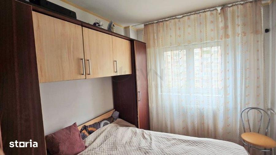 Apartament cu 3 camere semidecomandat în Crângași