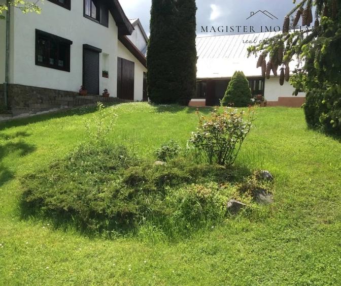 Casă cu 9 camere cu Teren 2000 Mp în Brebu